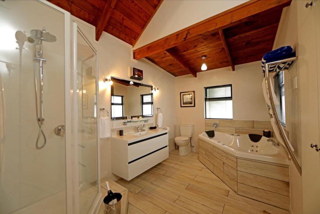 Coromandel Central Cottage Luxury W Spa Exterior photo