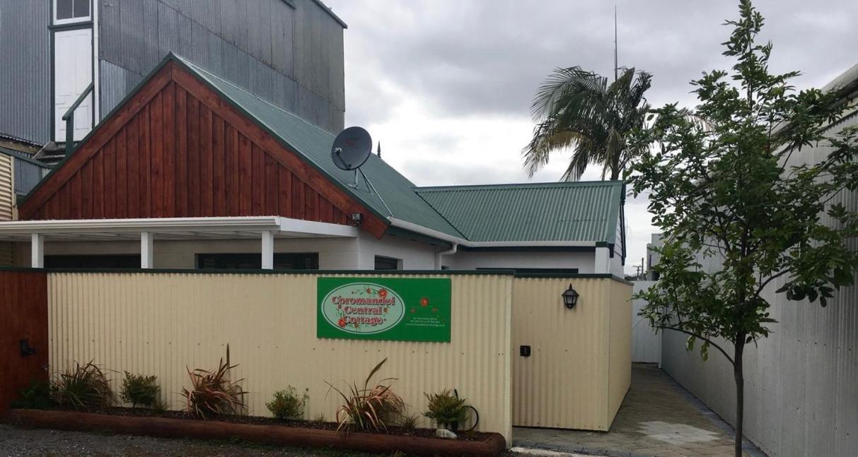 Coromandel Central Cottage Luxury W Spa Exterior photo